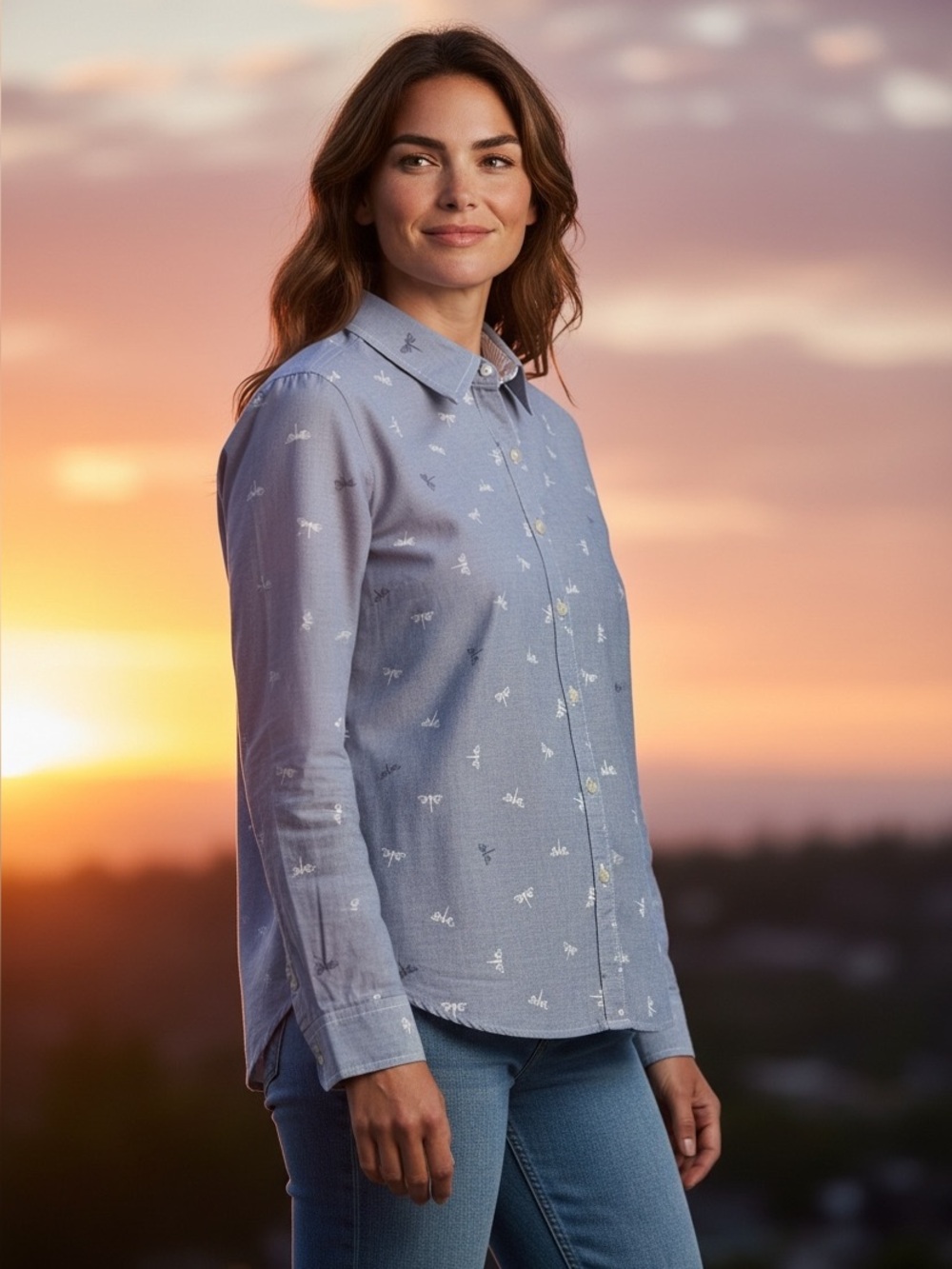 Croft & Barrow Women’s Light Blue dragonfly Print Button-Down Shirt – Size Small